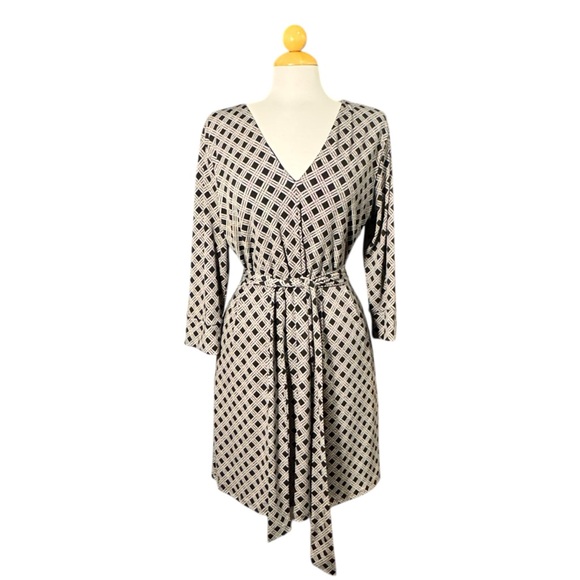 H&M Dresses & Skirts - NWT H&M Beige & Black Geometric Wrap Dress